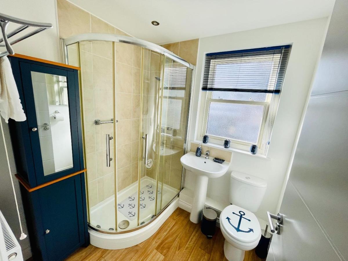 Captains Rest - 2 Bedroom Apartment In The Heart Of Brixham Buitenkant foto